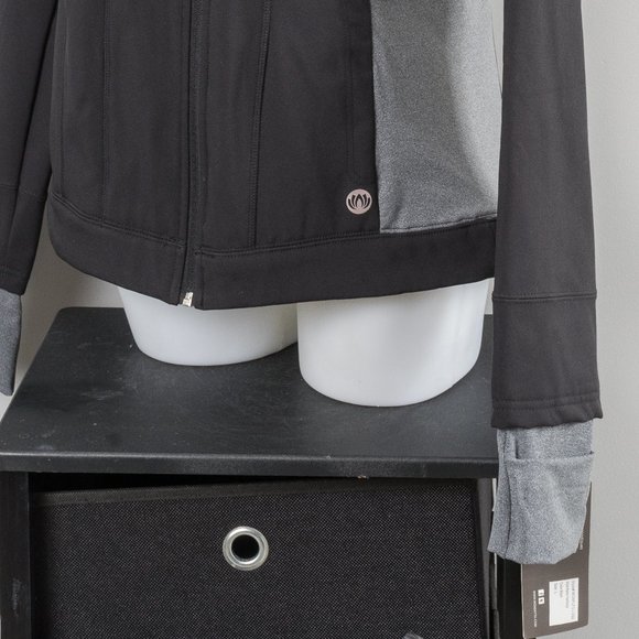 NWT Outdoor Jacket Mondetta - Large - Picture 3 of 7